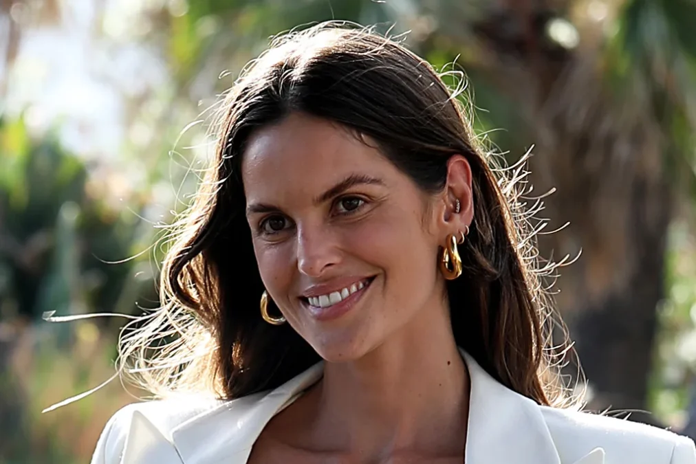 Izabel Goulart Izabel Goulart